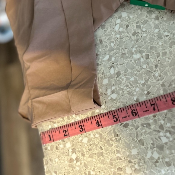 NWT XL DANSKIN PAPERBAG SHORT
INSEAM 4inch
COLOR ANTLER - Picture 9 of 14